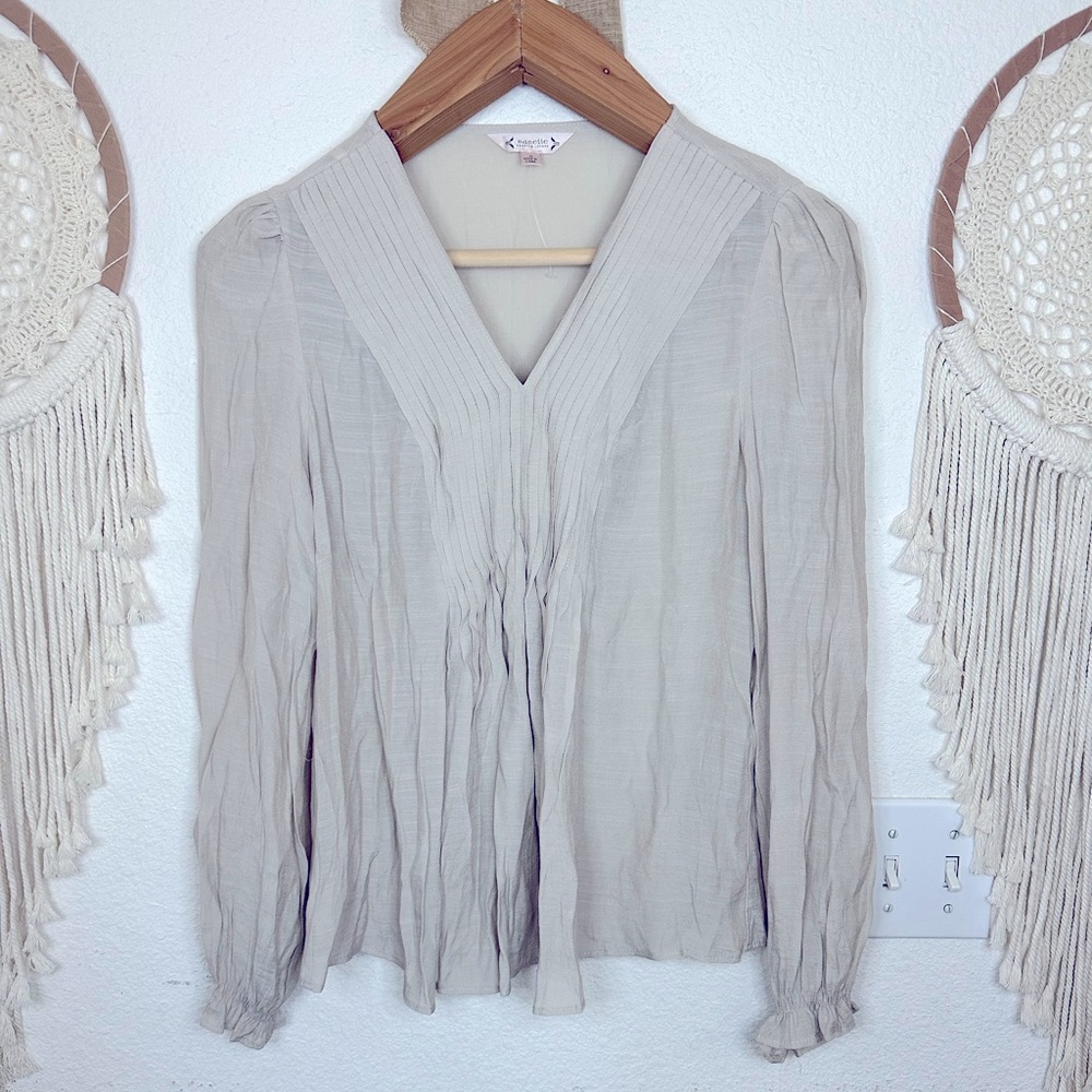 Nanette lepore creamish gray long sleeve blouse XS